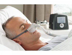 macchina cpap per l'apnea del sonno e russare